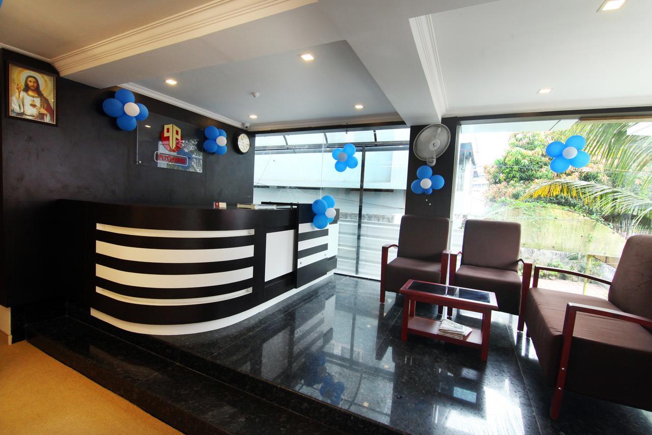 Oyo 18604 Puthens Capitol Inn Kochi Eksteriør bilde