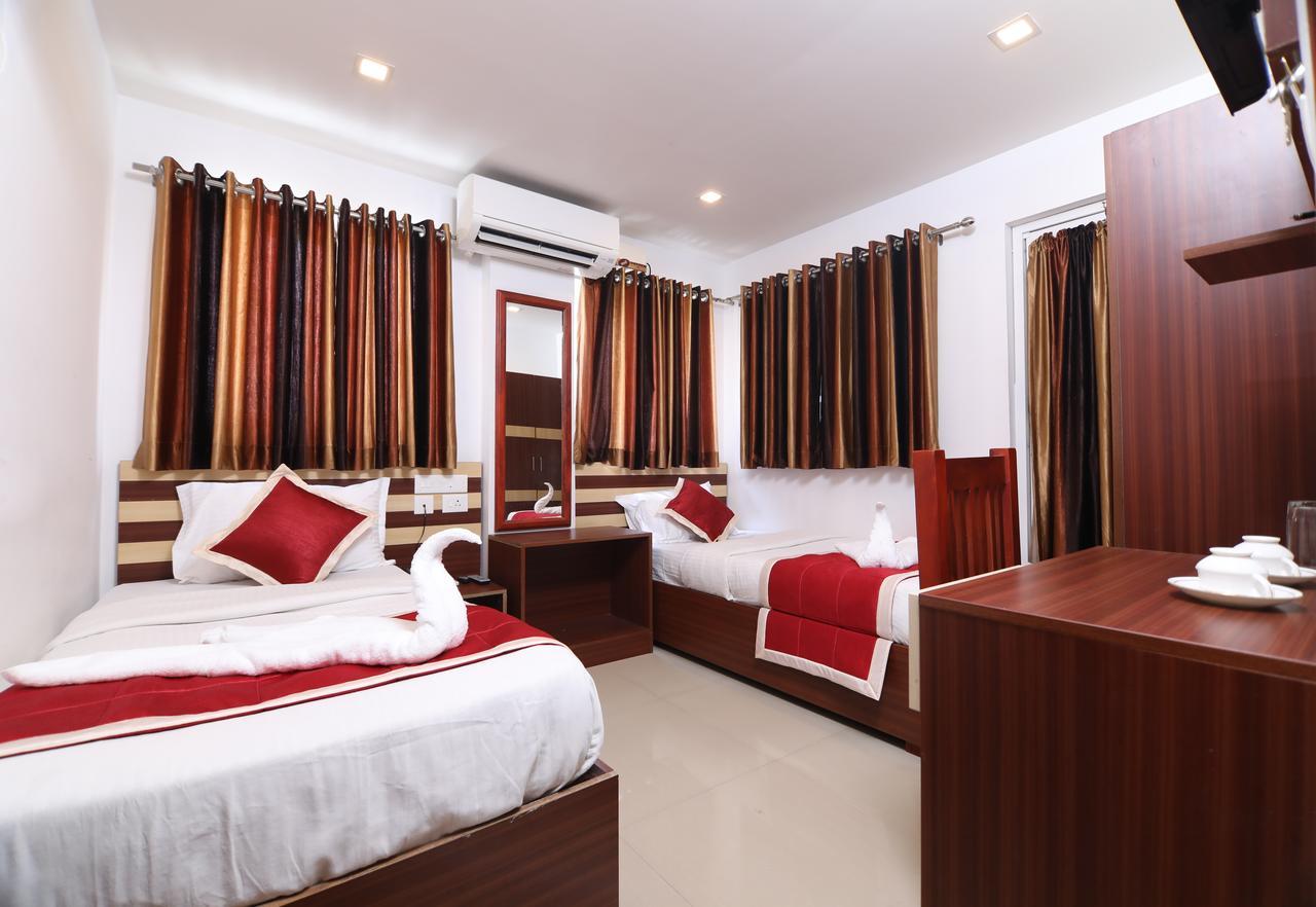 Oyo 18604 Puthens Capitol Inn Kochi Eksteriør bilde