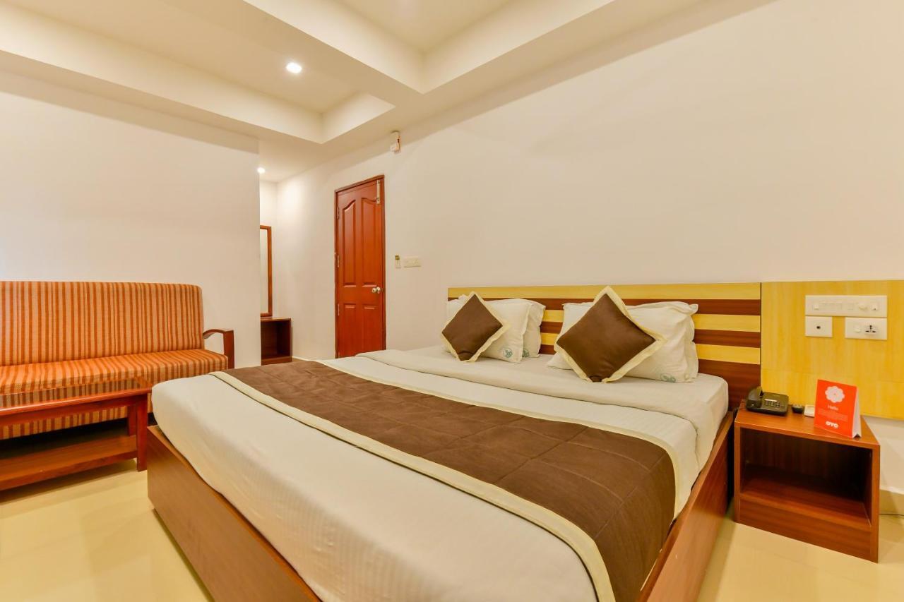 Oyo 18604 Puthens Capitol Inn Kochi Eksteriør bilde